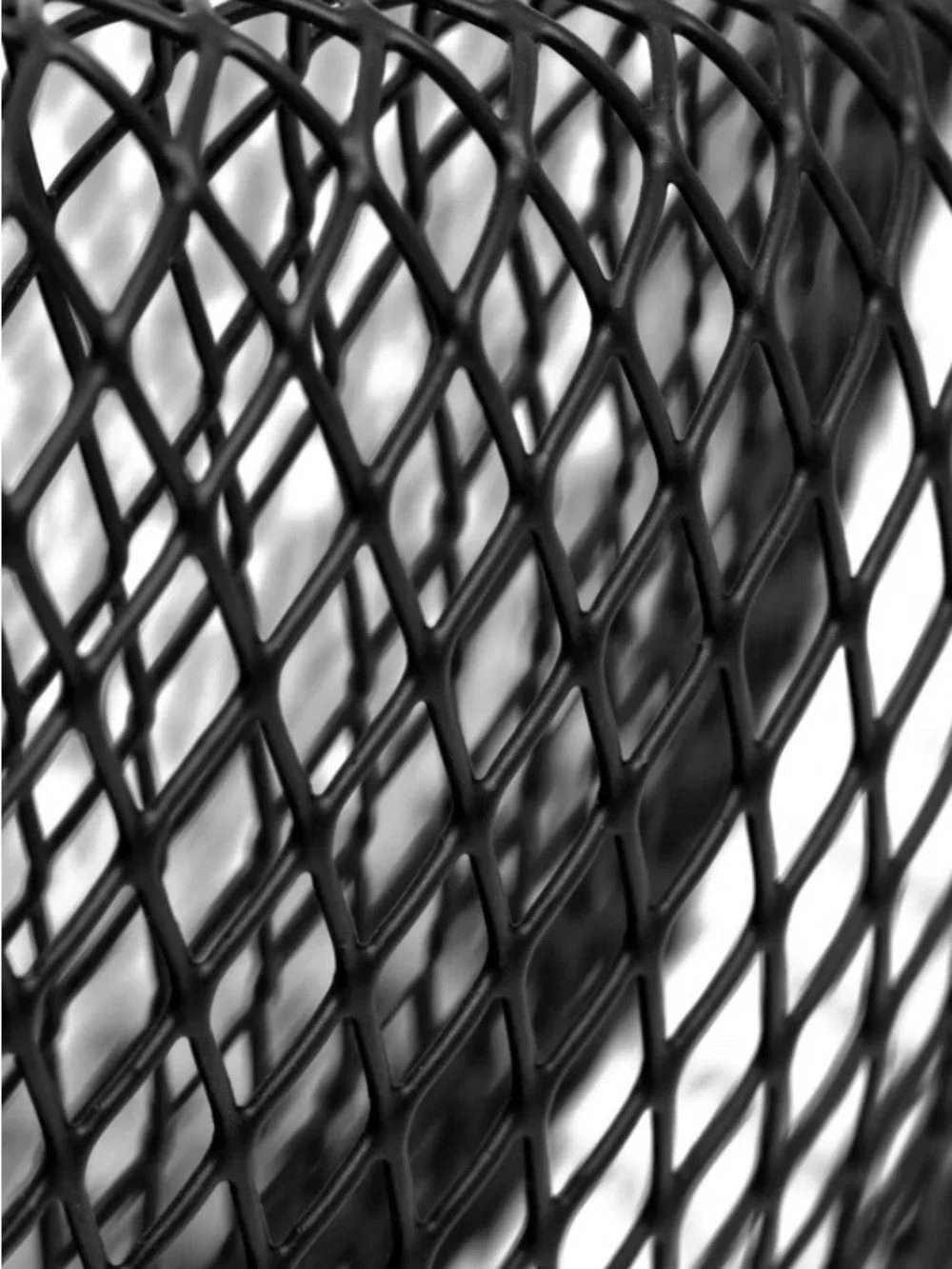 Modern Style Black Mesh Metal Double Wall Bowl